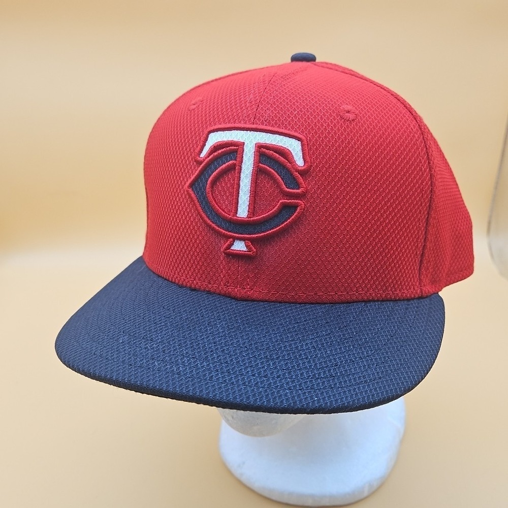 Minnesota Twins Hat Cap New Era Fitted Size 7 3/8 Red Blue MLB Baseball On Field